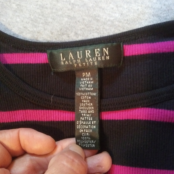 Women's sweater. - Picture 3 of 3